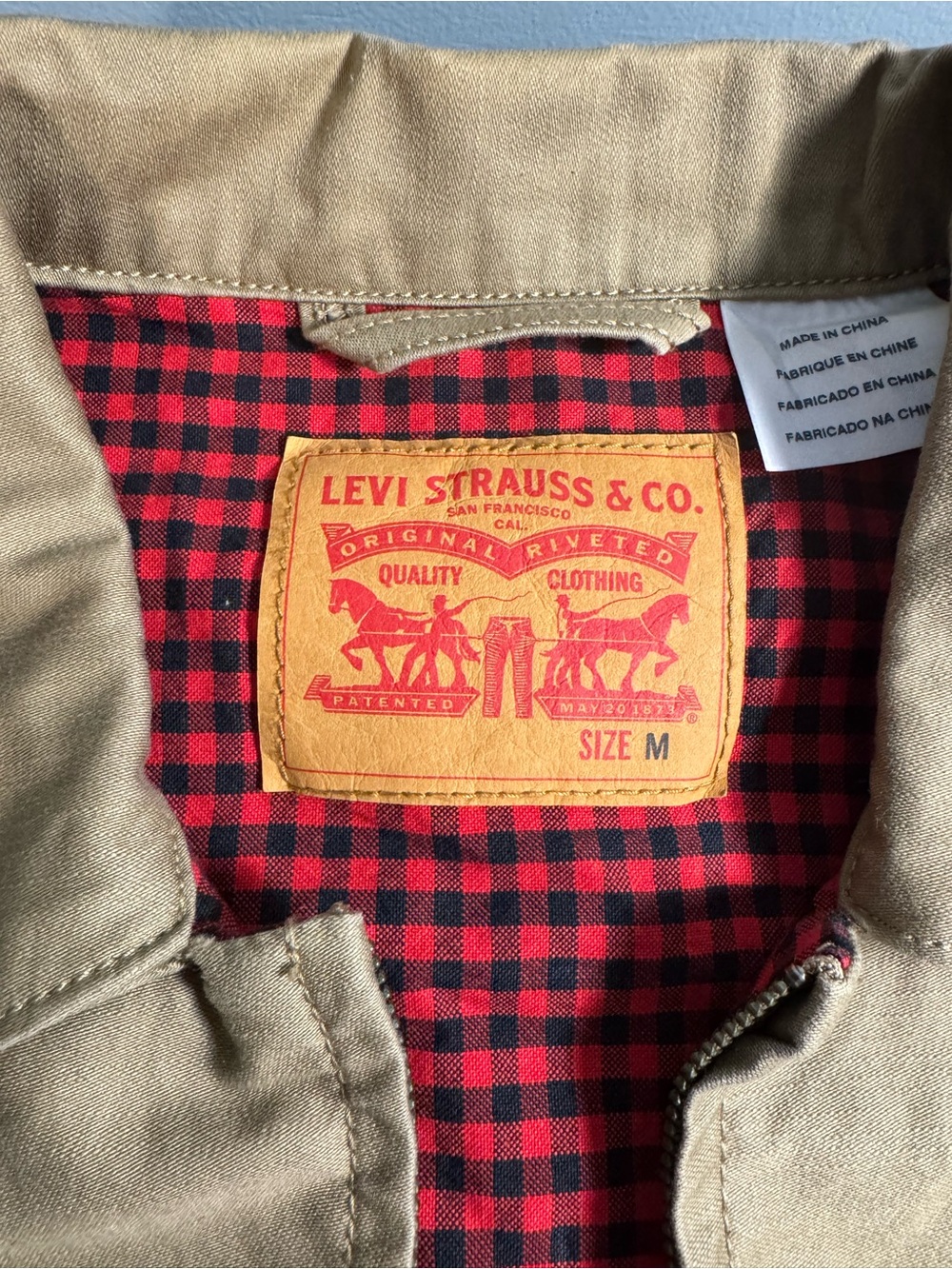 Levi's Men's Tan Workwear Jacket with Red Plaid Lining - Picture 4 of 11